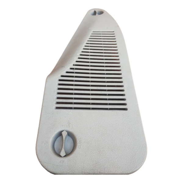 Tampa Lateral Direita Porta Malas Gm Zafira 2000 01 A 2010