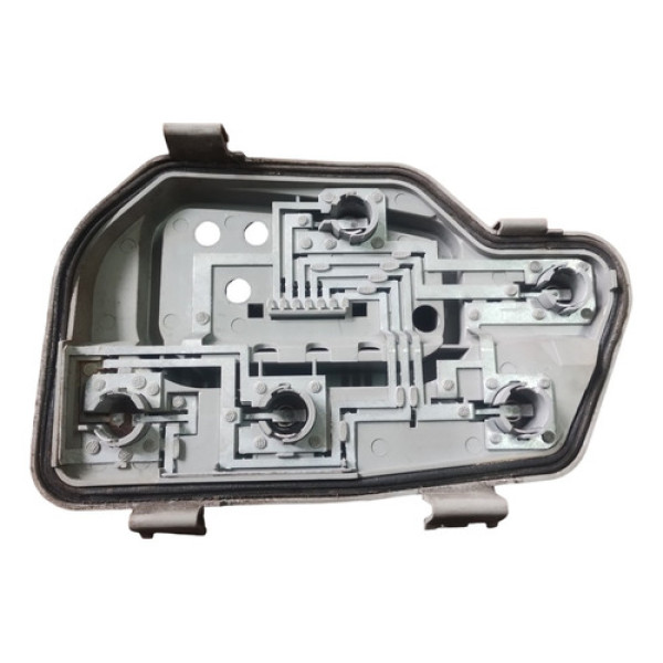 Circuito Lanterna Traseira Esquerda Vw Polo Hatch 2003 A 06