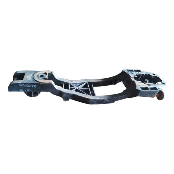 Suporte Maçaneta Porta Tras Esq Fox Spacefox 2010  A 2015 