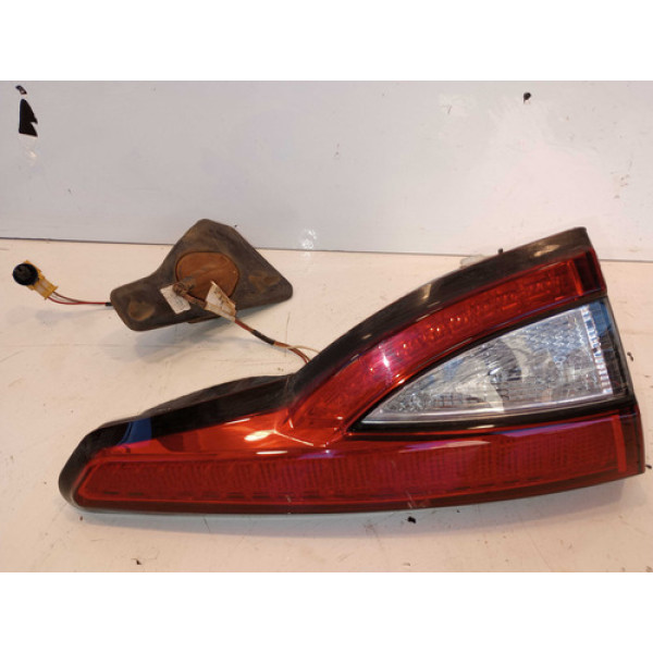 Lanterna Tampa Traseira Lado Esquerdo Fiat Argo 2017 A 2022