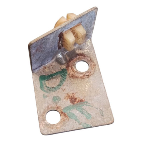 Suporte Fixador Puxador Esquerdo Vw Santana 1995 A 2005